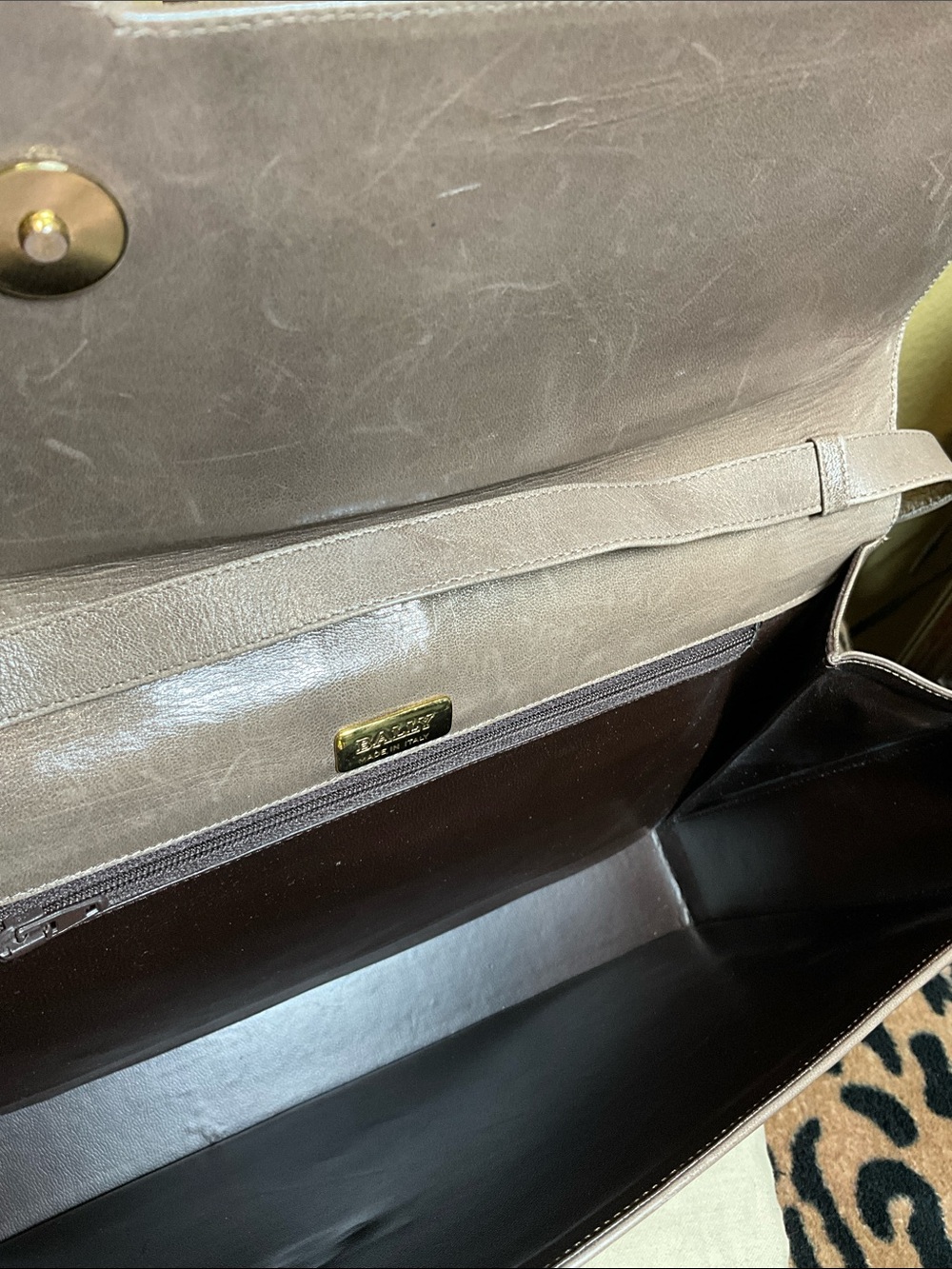 BALLY Vintage Fold-Over Leather Clutch/Crossbody Bag - Picture 3 of 6